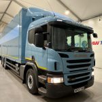 Scania P320 6×2 10 Tyre Rear Lift Insulated Box Van - thumbnail