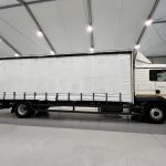 MAN TGM 18.250 4×2 Sleeper Cab Curtainsider - thumbnail