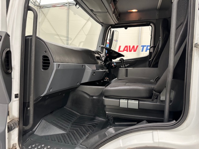 Mercedes Axor 1824 Day Cab Curtainsider Manual