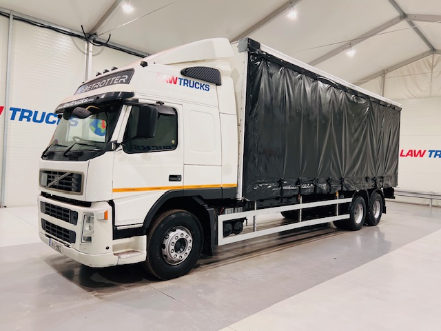 Volvo FM9 260 10 Tyre Sleeper Cab Curtainsider