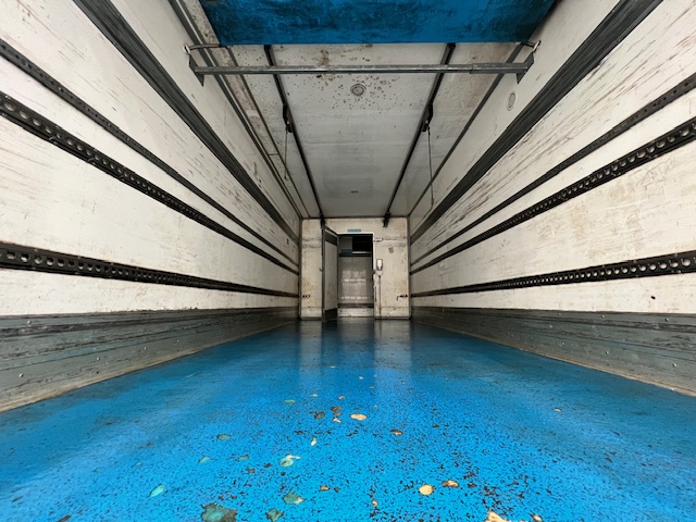 Mercedes Axor 1824 Day Cab Fridge Box