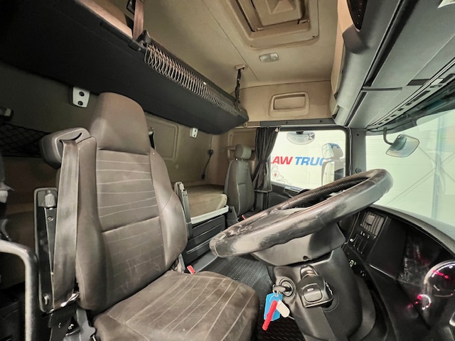 Scania R410 4×2 Sleeper Cab Tractor Unit