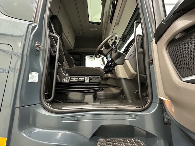 Scania R450 6×2 Midlift Highline Tractor Unit