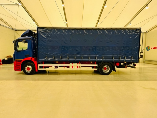 Mercedes Actros 1824 Day Cab Curtainsider