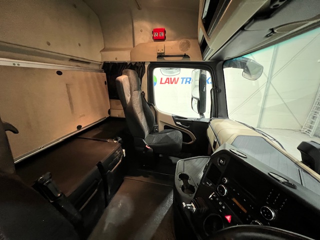 Mercedes Actros 2545 6×2 Midlift Tractor Unit