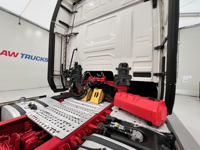 Scania R450 6×2 Midlift Highline Tractor Unit
