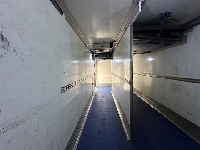 DAF CF 370 6×2 Sleeper Cab Fridge Box