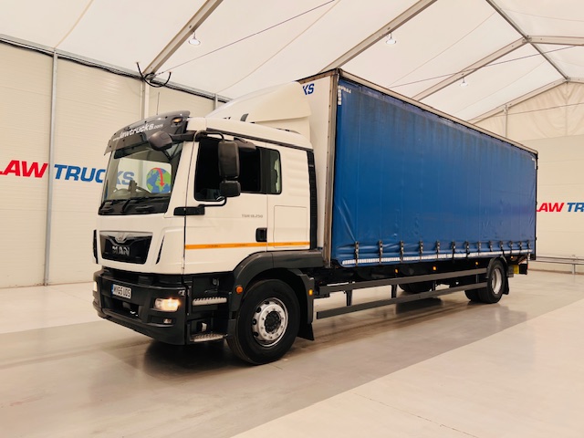 MAN TGM 18.250 Sleeper Cab Curtainsider