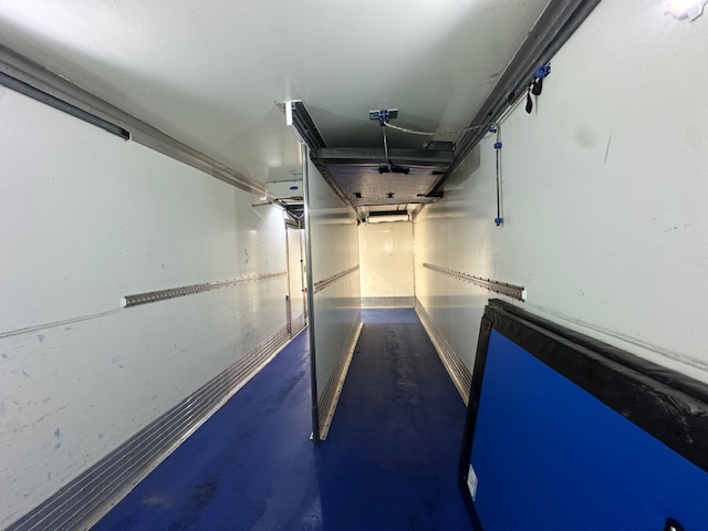 DAF CF 370 6×2 Sleeper Cab Fridge Box