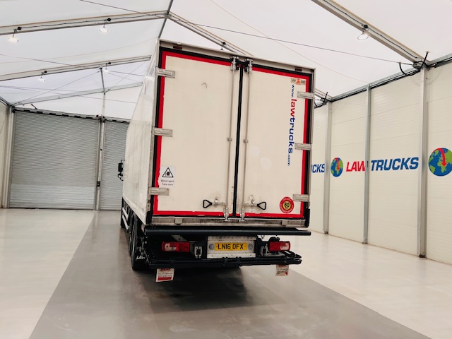 DAF CF 330 6×2 Rear Lift Fridge Box