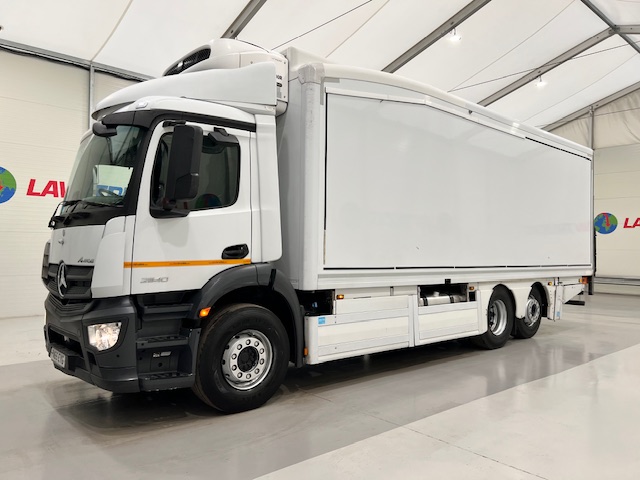 Mercedes Antos 2540 6×2 Rear Lift Day Cab Fridge Box