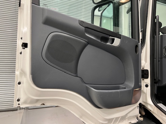Scania  P370 8×4 Day Cab Tipper