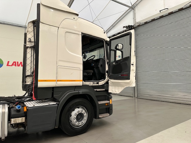 Scania R450 6×2 Rear Lift Highline Tractor Unit PTO