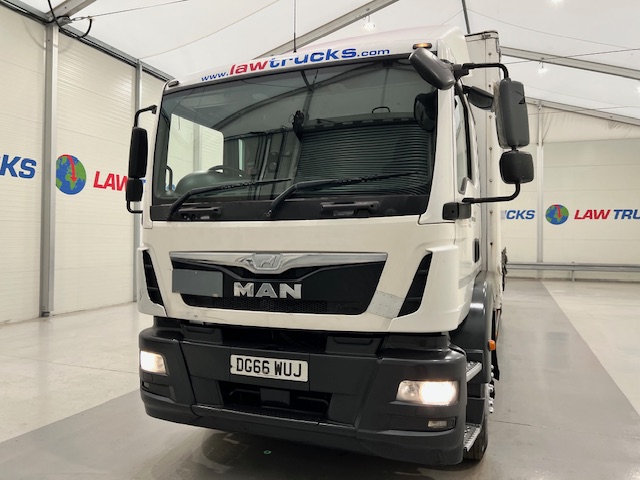 MAN TGM 18.250 4×2 Sleeper Cab Curtainsider