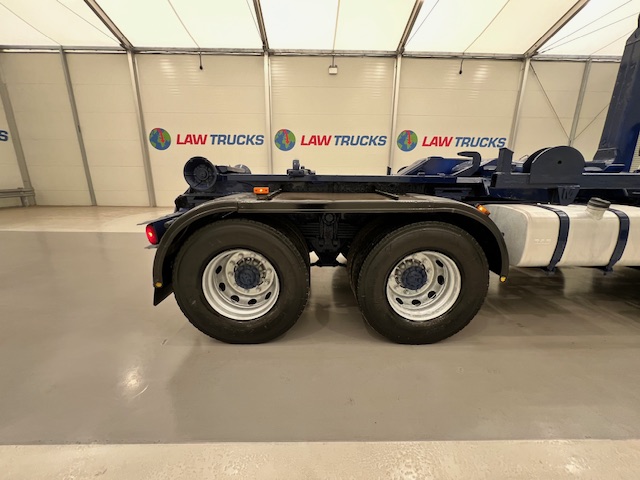 DAF CF85 360 8×4 Day Cab Hookloader