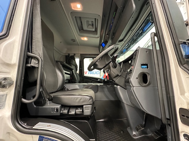Scania P250 4×2 Sleeper Cab Fridge Box
