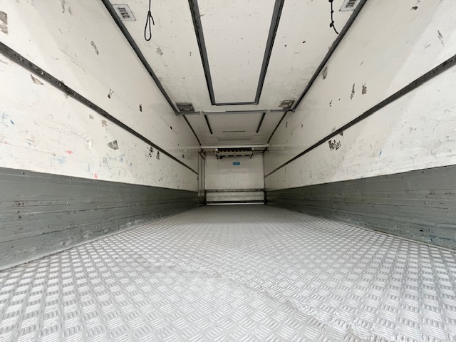 Mercedes Actros 1824 4×2 Sleeper Cab Fridge Box