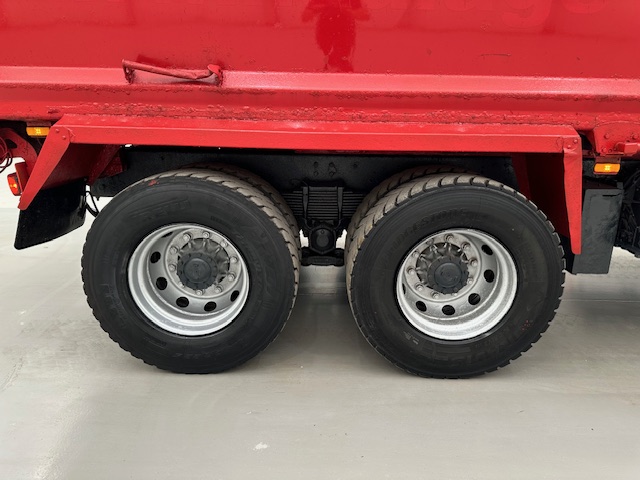 Hino 3241 700 8×4 Sleeper Cab Steel Tipper