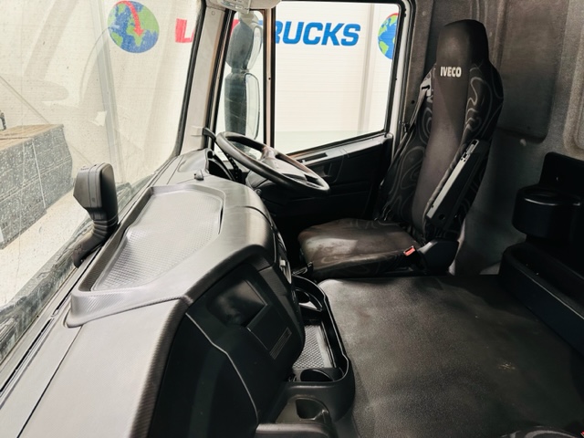 Iveco Stralis 310 AT 6×2 Box Van