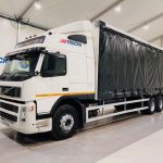 Volvo FM9 260 10 Tyre Sleeper Cab Curtainsider - thumbnail