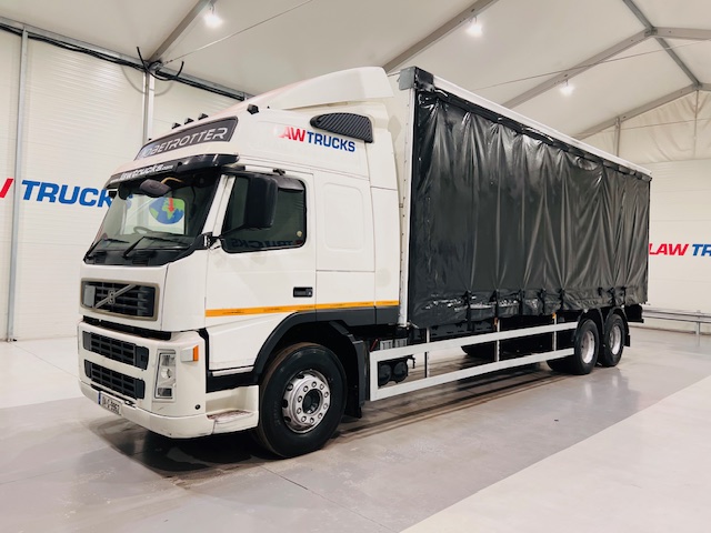 Volvo FM9 260 10 Tyre Sleeper Cab Curtainsider