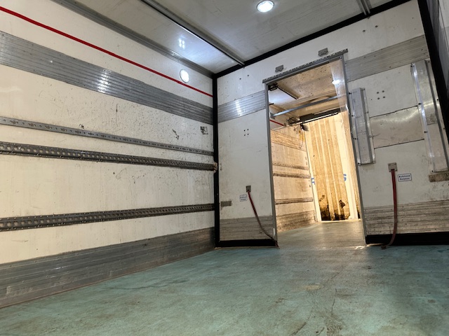 Mercedes Axor 1824 Day Cab Box Van