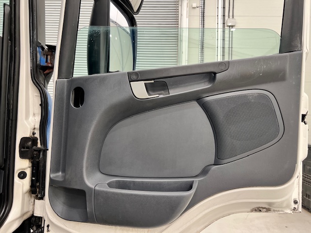 Scania P250 4×2 Sleeper Cab Fridge Box