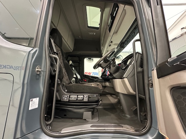 Scania R450 6×2 Midlift Highline Tractor Unit