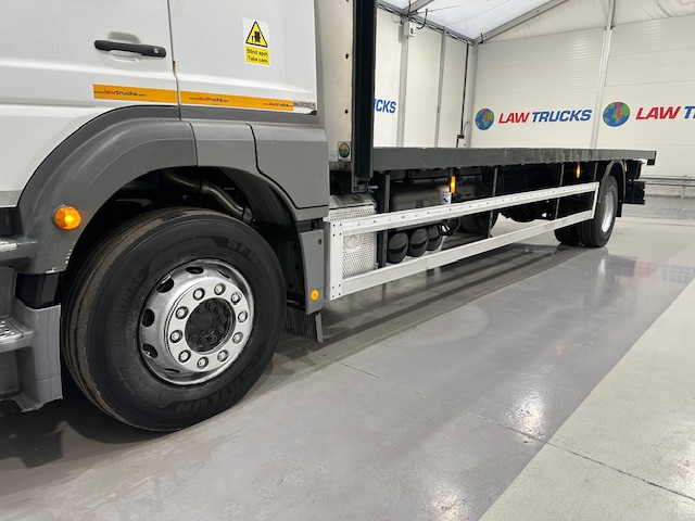 Mercedes Axor 1824 Sleeper Cab Flatbed