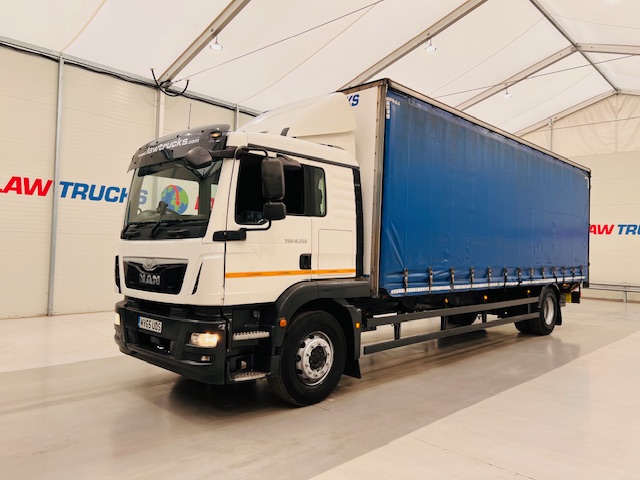 MAN TGM 18.250 Sleeper Cab Curtainsider