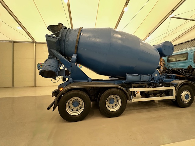 Hino 700 4123 8×4 Cement Mixer