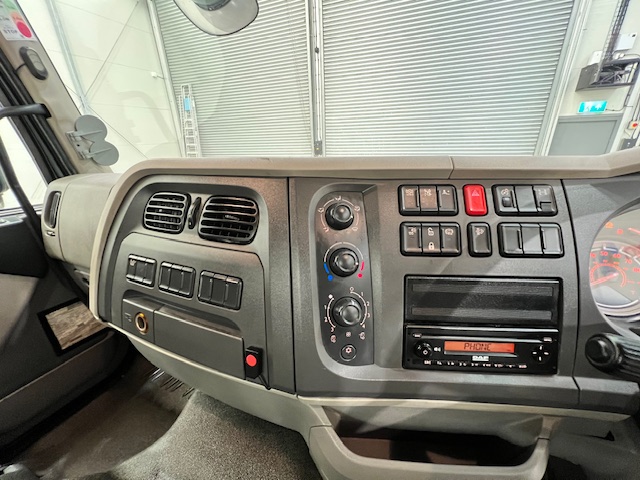 DAF LF 260 4×2 Rest Cab Tractor Unit