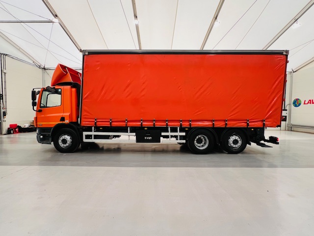 DAF CF75 310 6×2 Rear Lift Day Cab Curtainsider