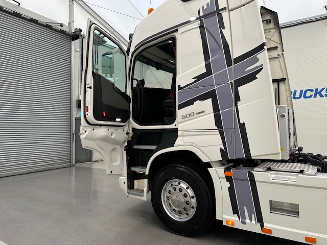 Volvo FH 500 6×2 Midlift Tractor Unit PTO