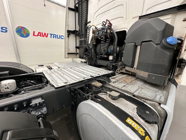 Volvo FH 500 6×2 Midlift Tractor Unit