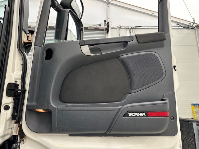 Scania R450 6×2 Rear Lift Highline Tractor Unit PTO