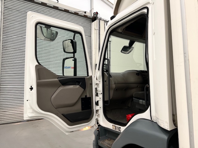 DAF LF55 220 Day Cab Fridge Box