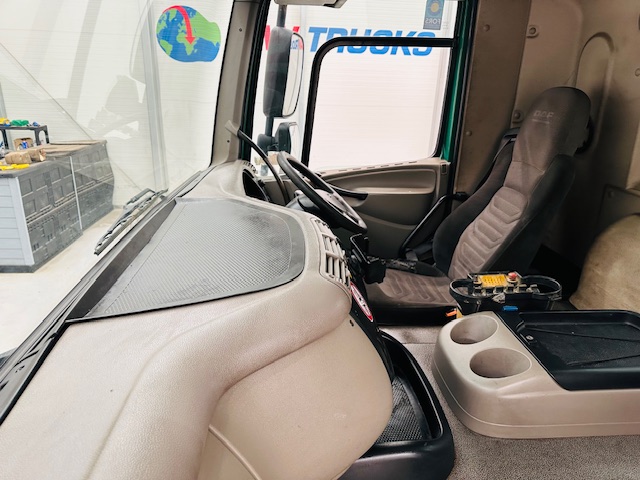 DAF CF75 310 Day Cab Dropside Brick Grab