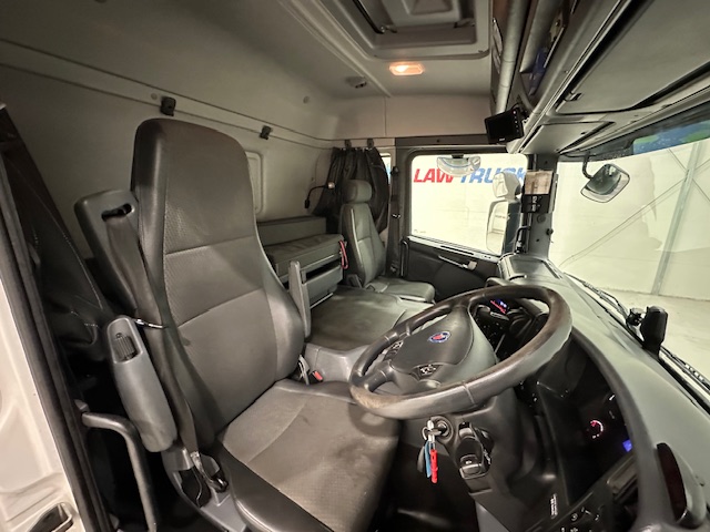 Scania P250 4×2 Sleeper Cab Fridge Box