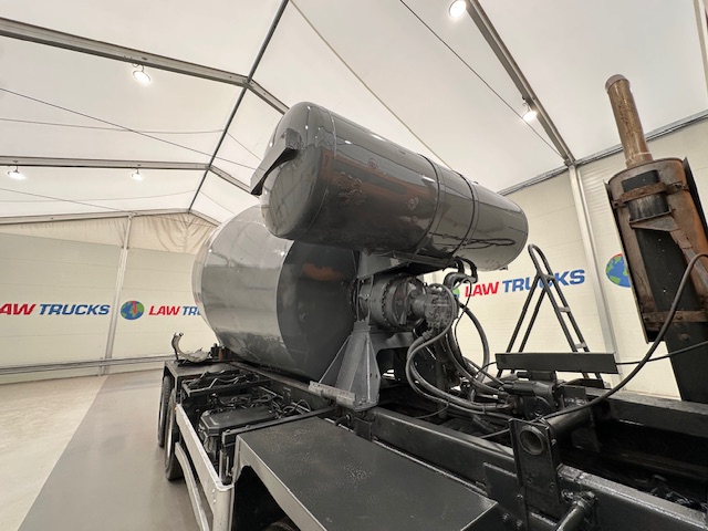 Hino 700 3241 8×4 Cement Mixer