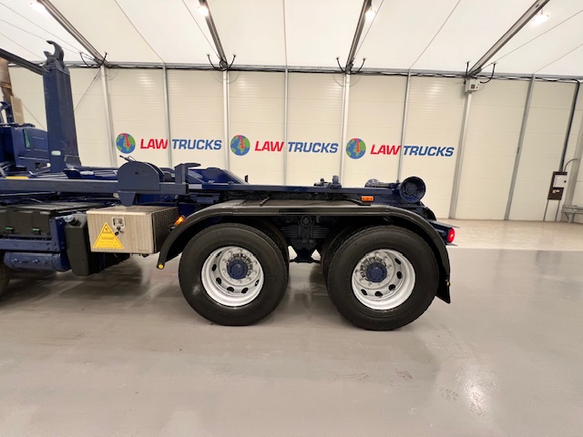DAF CF85 360 8×4 Day Cab Hookloader