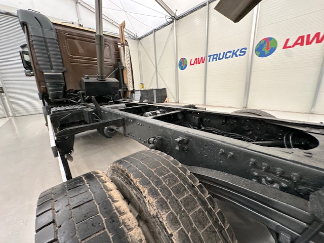 Volvo FM9 300 6×4 Sleeper Cab Tipper Manual