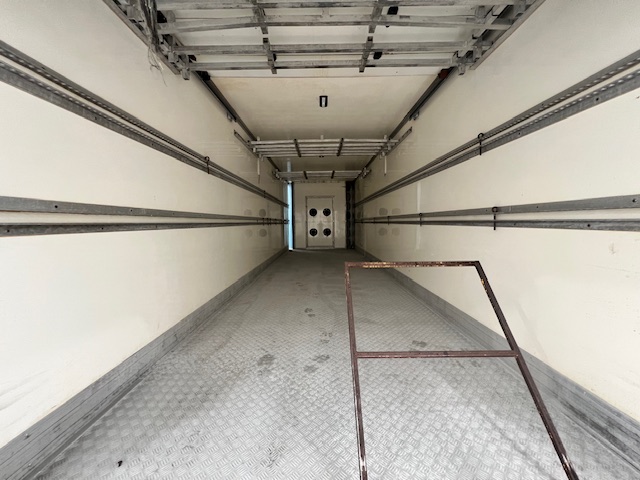 MAN TGS 26.320 6×2 Sleeper Cab Insulated Box Van