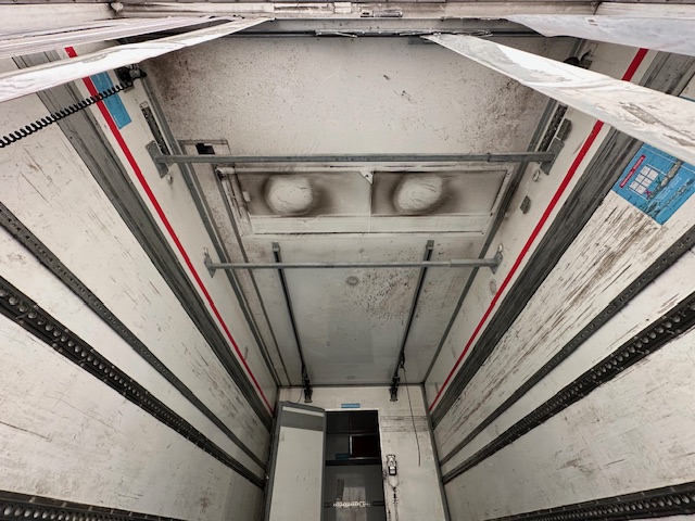 Mercedes Axor 1824 Day Cab Box Van