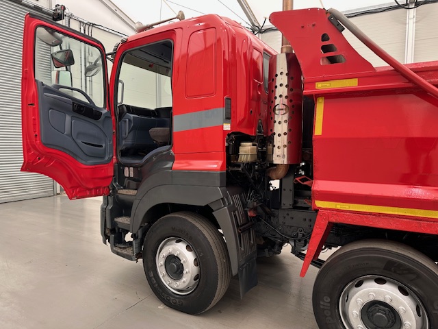 Hino 3241 700 8×4 Sleeper Cab Steel Tipper