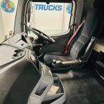 Mercedes 2543 6×2 10 Tyre Rear Lift Sleeper Cab Box Van - thumbnail