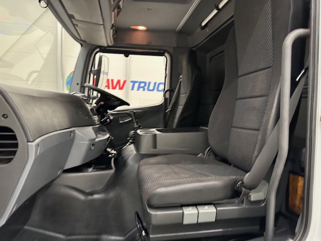 Mercedes Axor 1824 Day Cab Curtainsider Manual