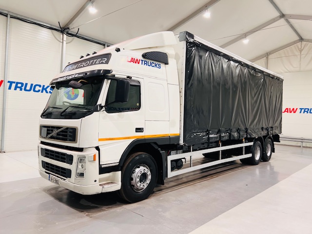 Volvo FM9 260 10 Tyre Sleeper Cab Curtainsider