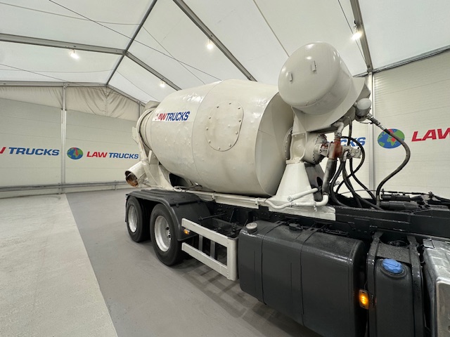 Volvo FM 330 6×4 Day Cab Cement Mixer
