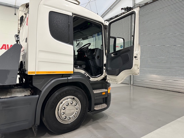 Scania P310 6×2 10 Tyre Rear Lift Tilt and Slide Recovery